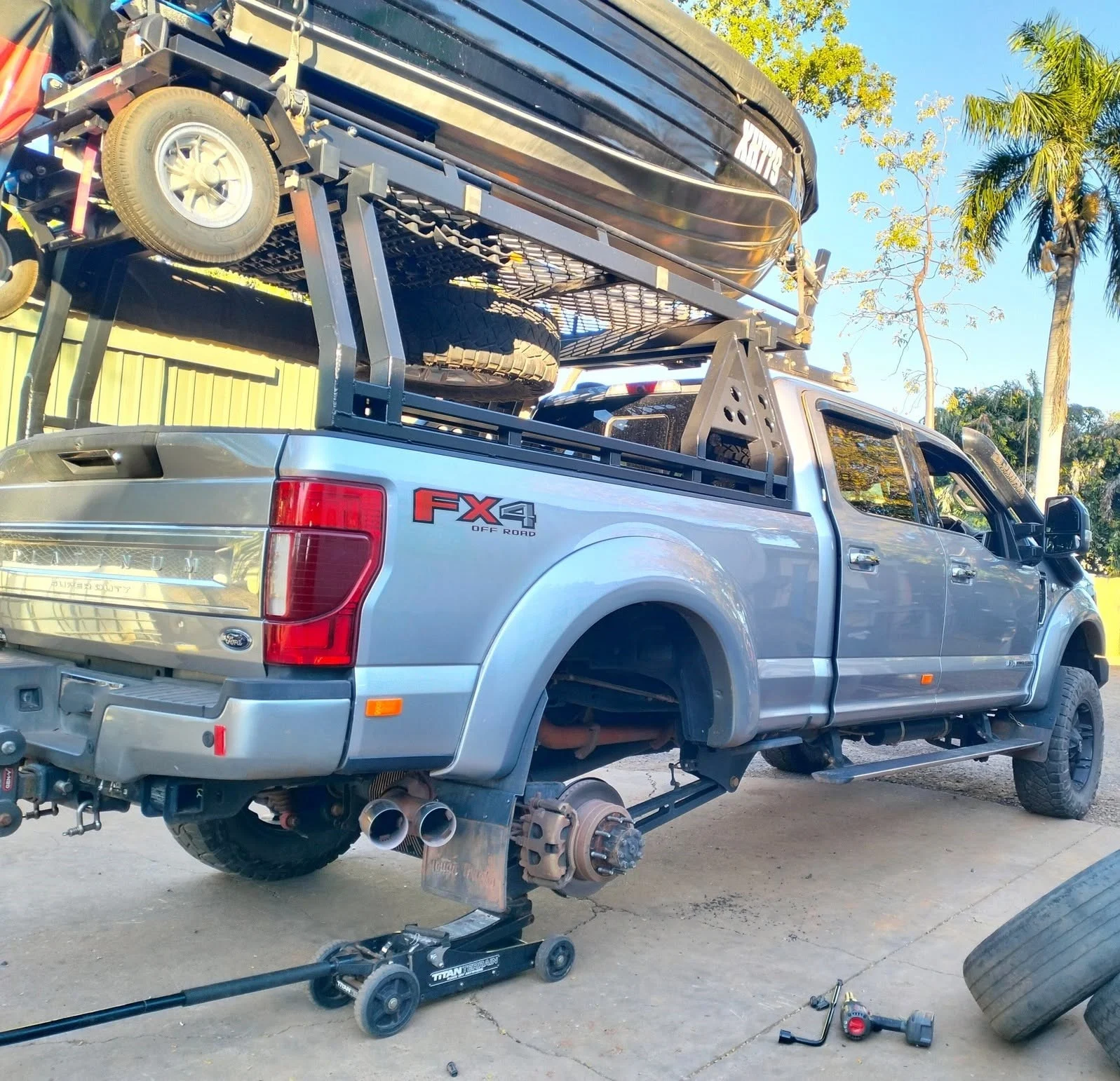 Ford Super Duty wheel change